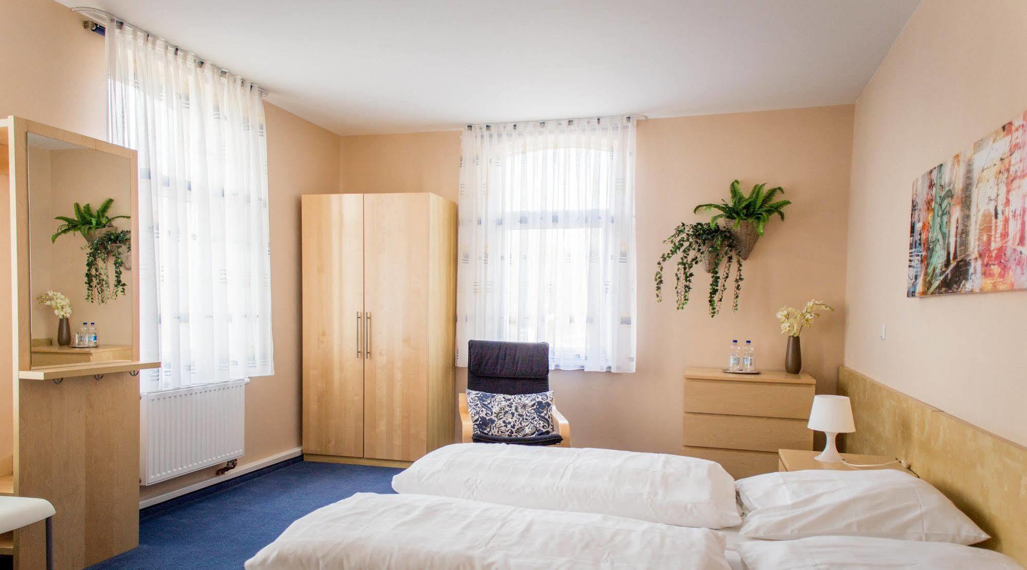 Zum Grunewald Hotel 3*
